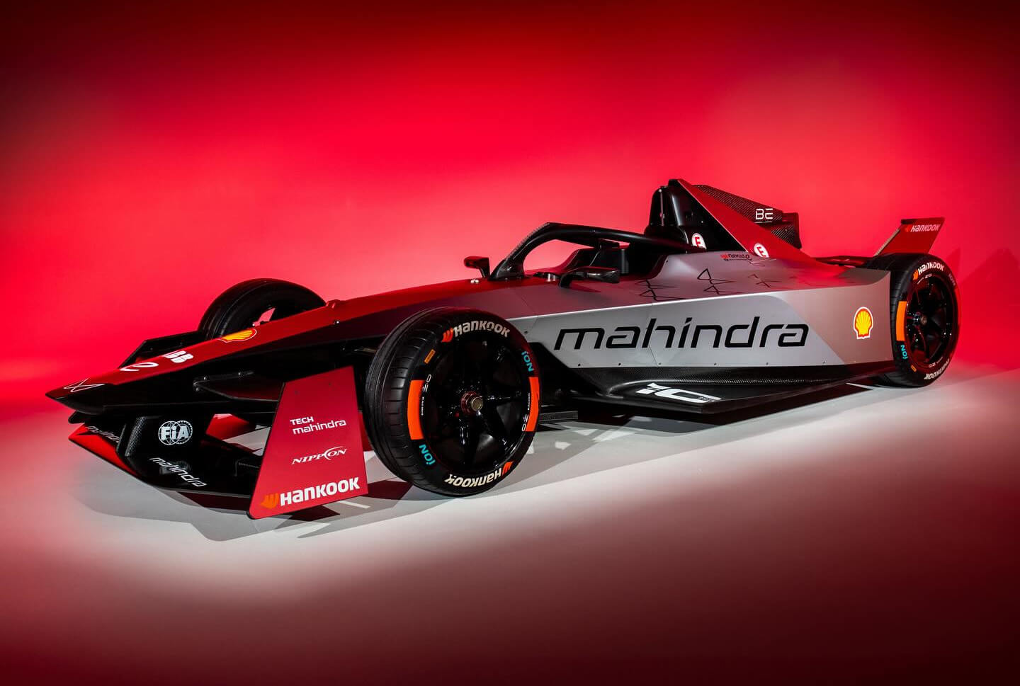 gallery-mahindra-racing-unveils-silver-livery-for-the-2024-formula-e